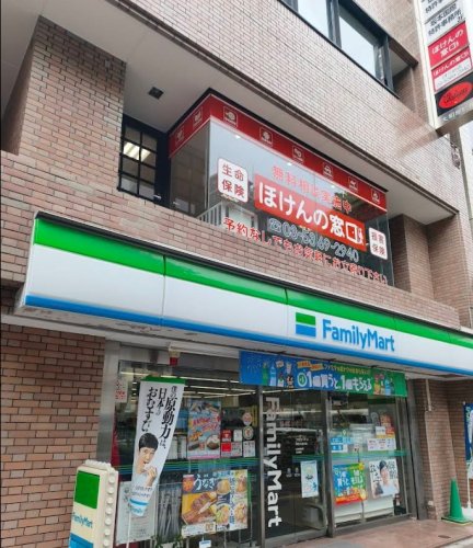 コンビニ　ファミリーマート 四谷大通り店（コンビニ）まで153m