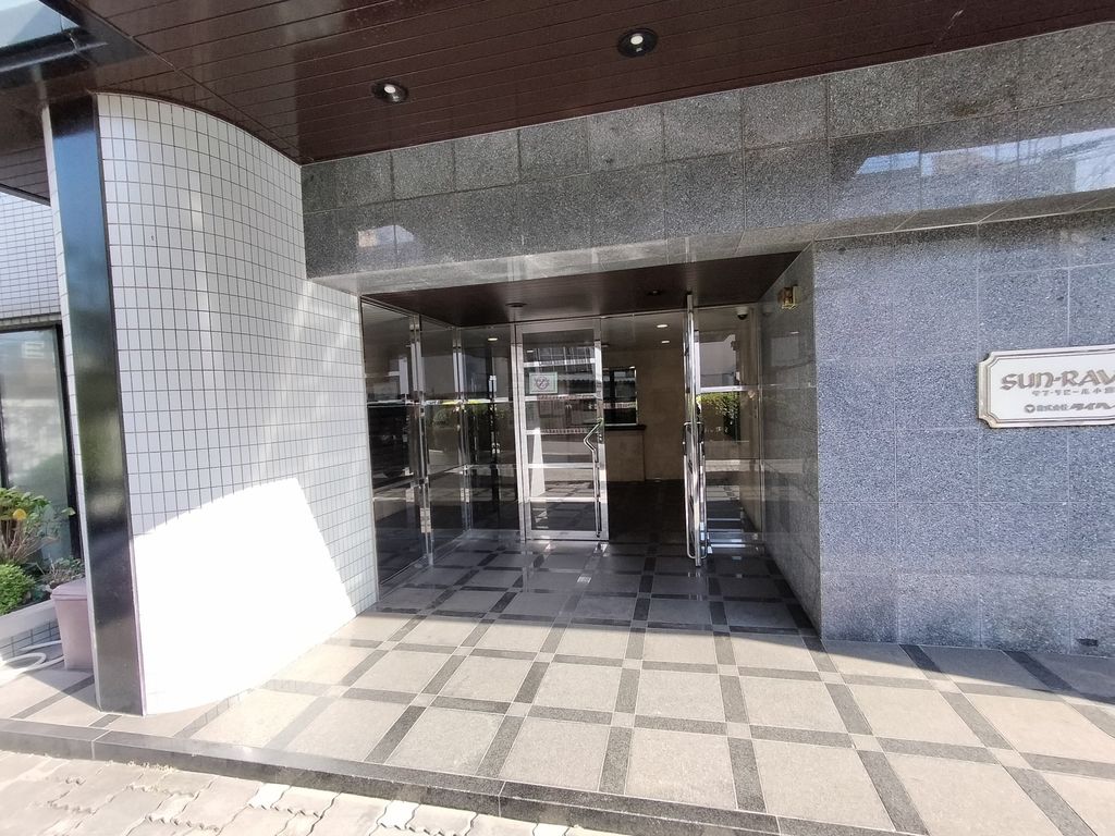 エントランス　エントランス