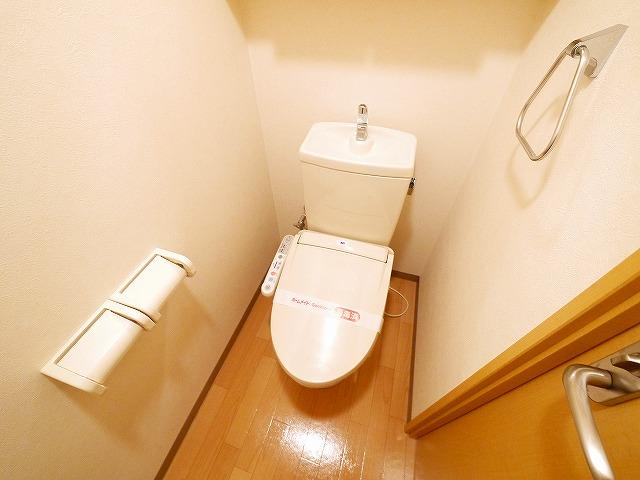 トイレ　清潔感のあるトイレです