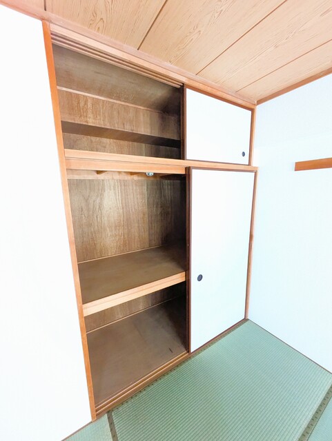 収納　押入