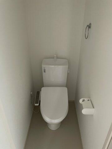 トイレ　清潔感のあるトイレです
