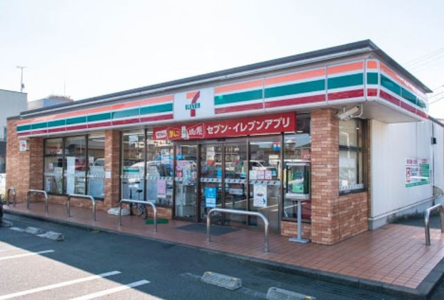 コンビニ　セブンイレブン江戸川篠崎町2丁目店（コンビニ）まで592m
