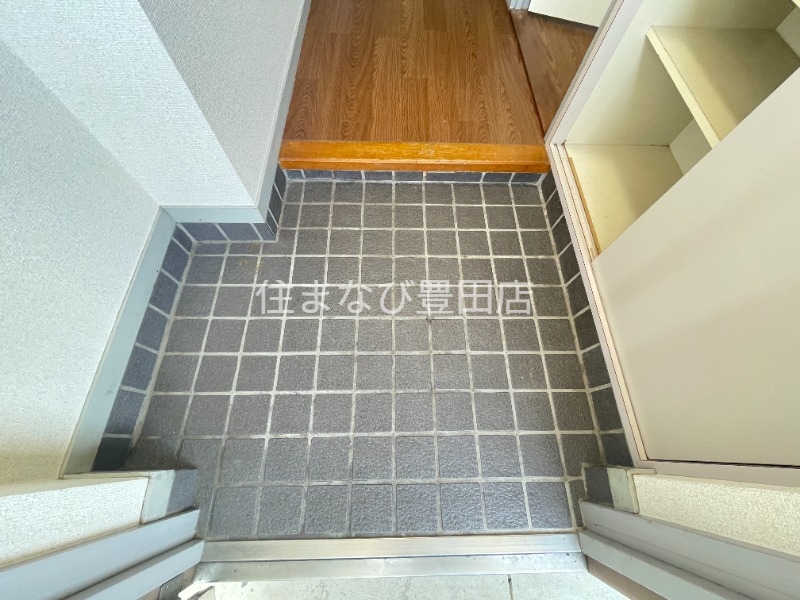 玄関　同型別部屋写真