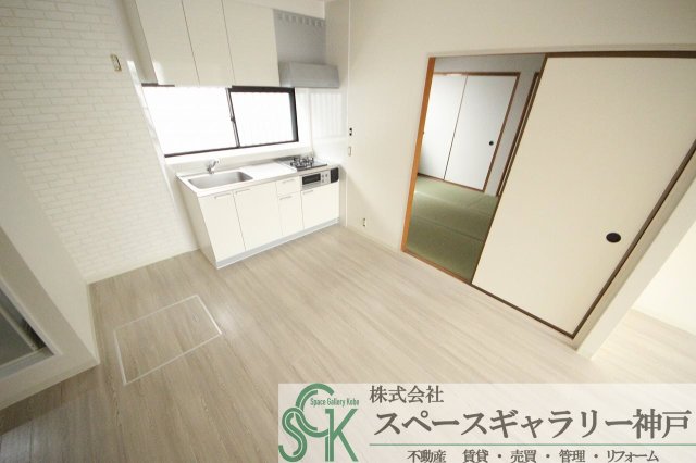 エクセレンス雅の居間写真