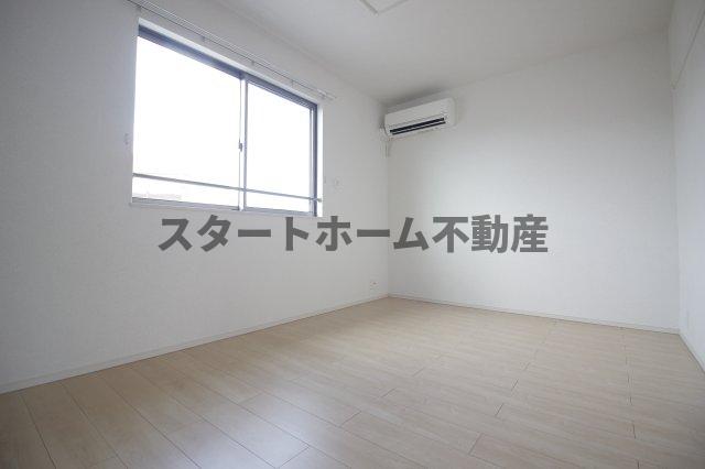 その他部屋・スペース　使い勝手のいい寝室です