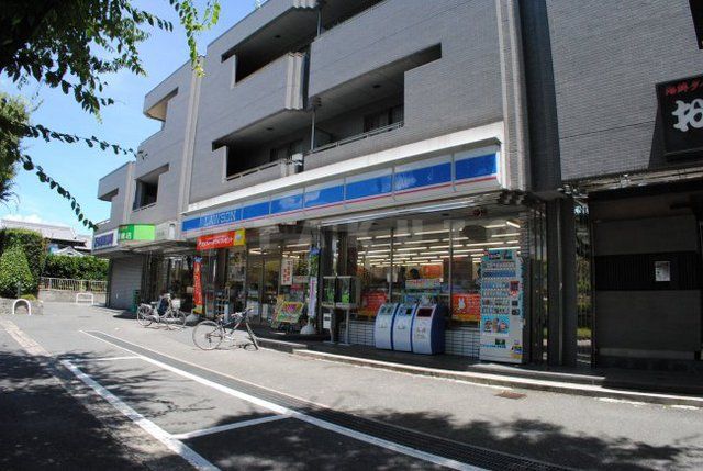 コンビニ　ローソン 茨木阪大病院前店（コンビニ）まで642m