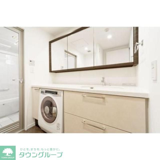 洗面設備　※写真は同タイプ住戸です。