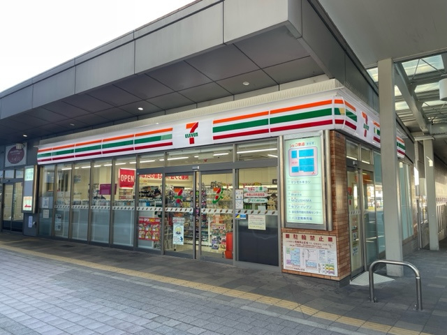 コンビニ　セブンイレブン南海泉佐野駅店（コンビニ）まで657m