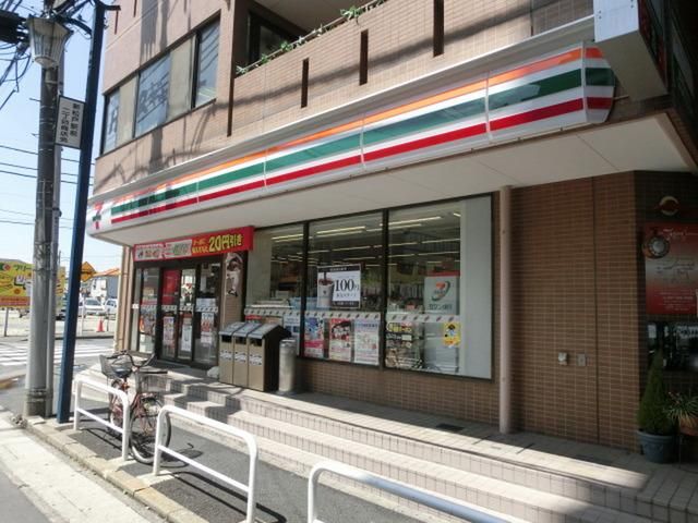 コンビニ　セブンイレブン（コンビニ）まで440m