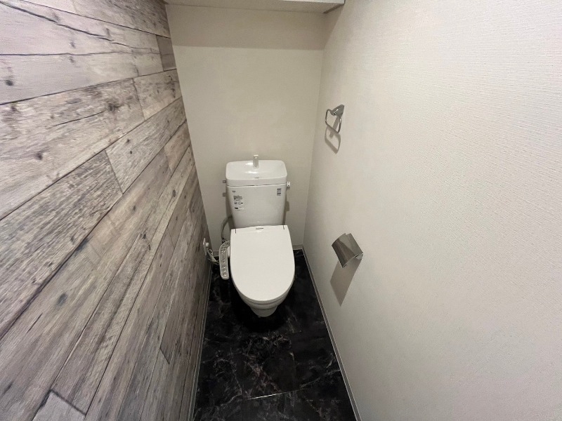 トイレ　ウォシュレット機能がついたトイレです。安心して使用できますね