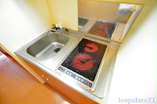 キッチン　同タイプ部屋の写真となり設備等は現況と異なる場合があります。