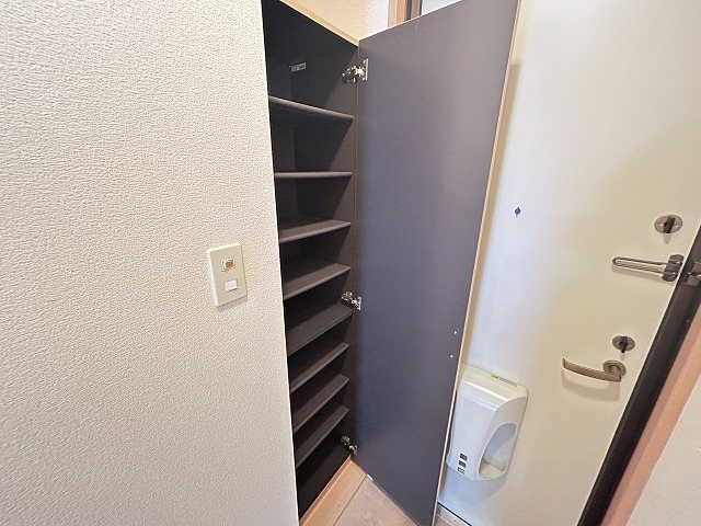 玄関　同マンション別部屋