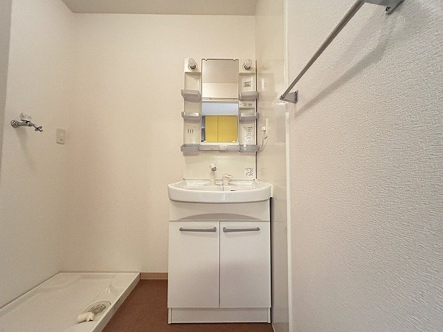 洗面設備　同マンション別部屋