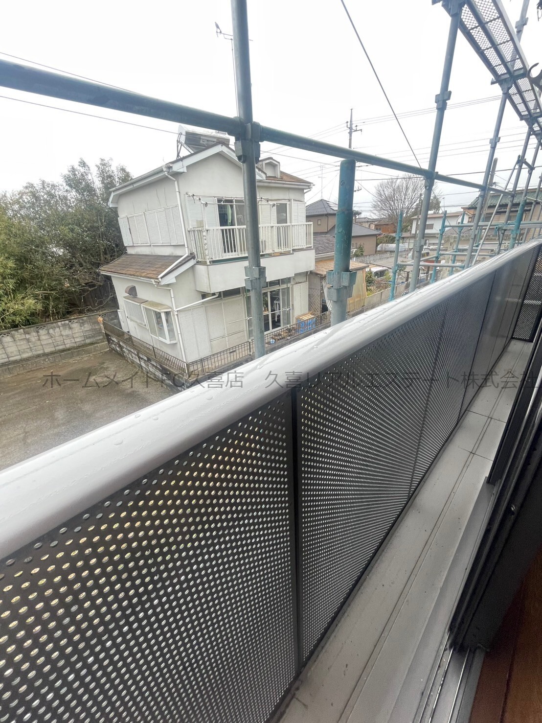 バルコニー　同建物別号室