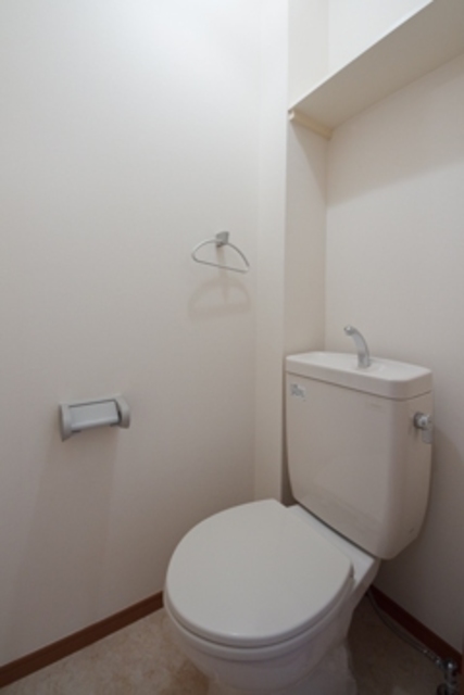 トイレ　※写真は同タイプ住戸です。