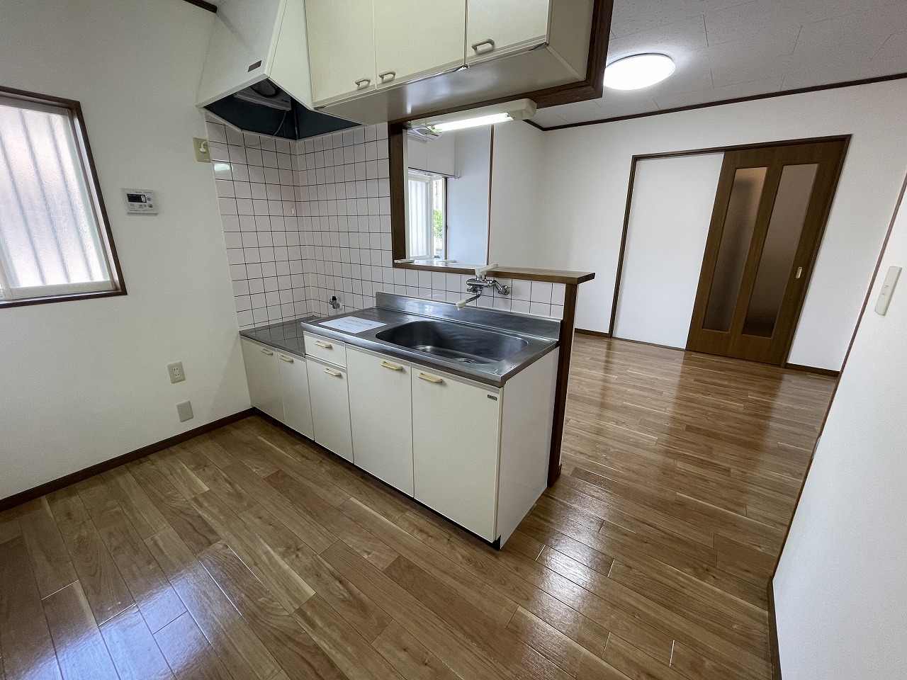 その他　反転タイプの部屋のため床や壁等の色味が異なります