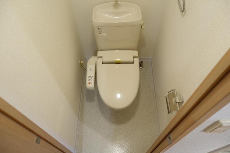 トイレ　暖房便座付きトイレです