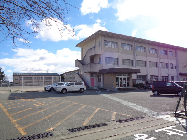 小学校　松阪市立第二小学校（小学校）まで312m
