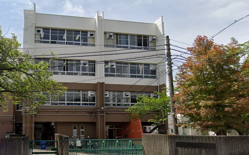 小学校　箕面市立萱野東小学校（小学校）まで4578m