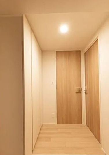 玄関　別部屋の画像を使用しております。
