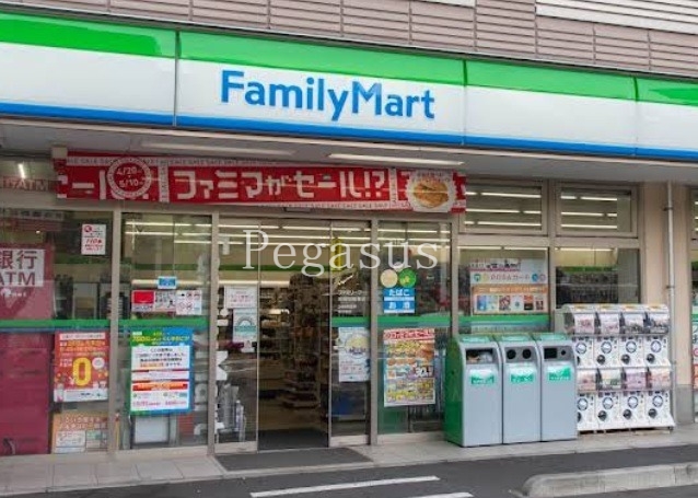 コンビニ　ファミリーマート新宿税務署通り店（コンビニ）まで312m