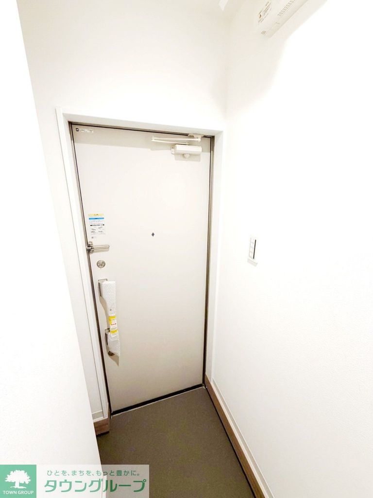 EVERA大倉山の玄関写真