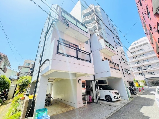 建物外観　おしゃれなコンクリート打ちっぱなし