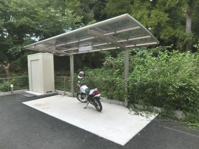 その他共有部分　屋根付き駐輪場