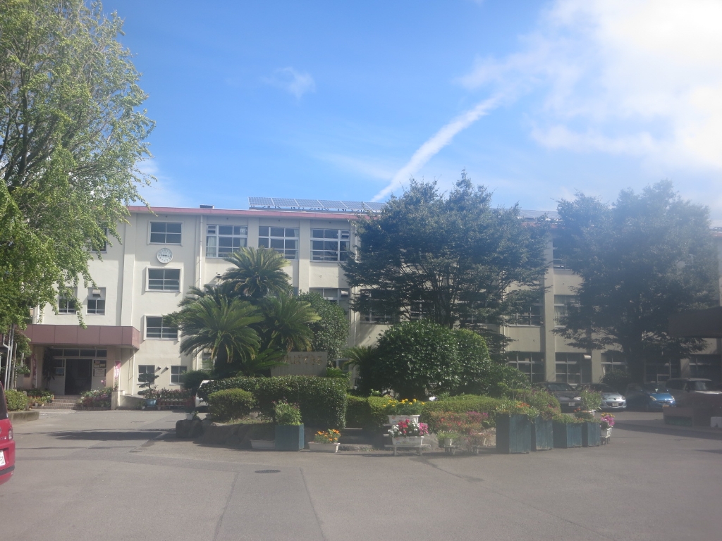 中学校　鹿児島市立吉野中学校（中学校）まで520m