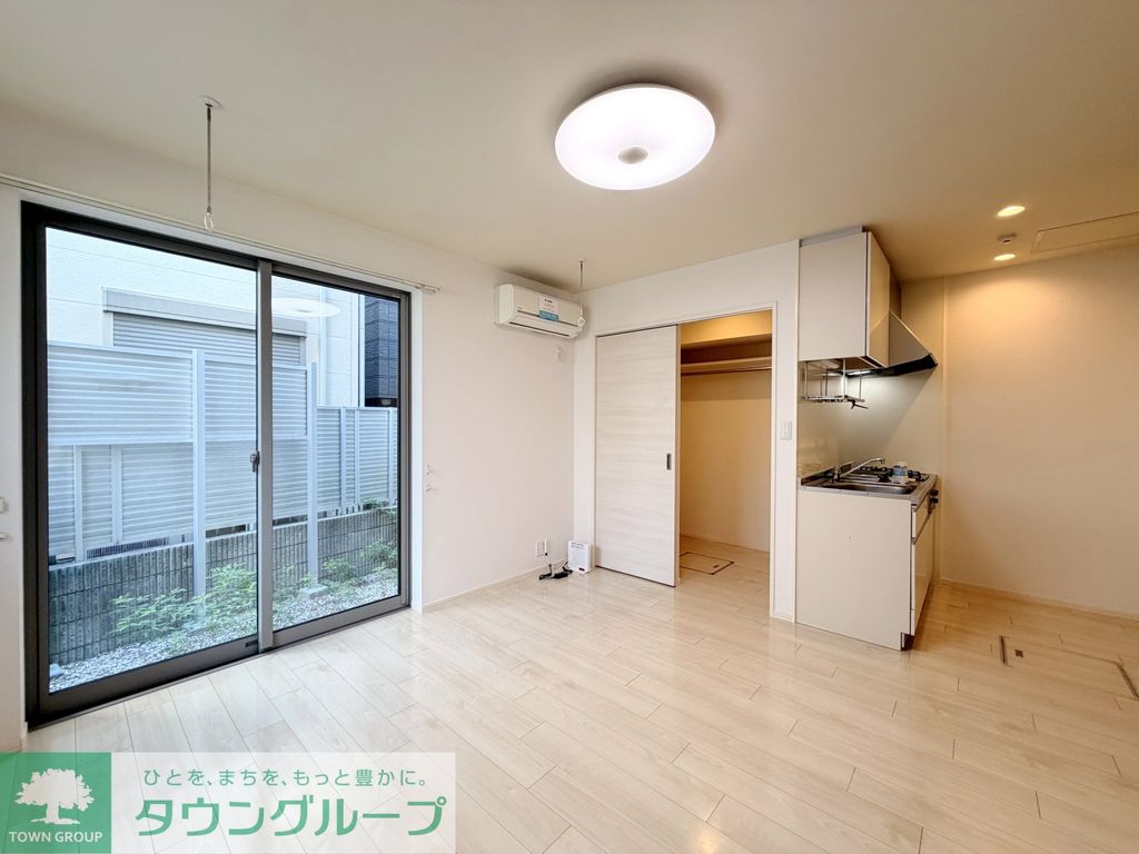 White Ashの居間写真