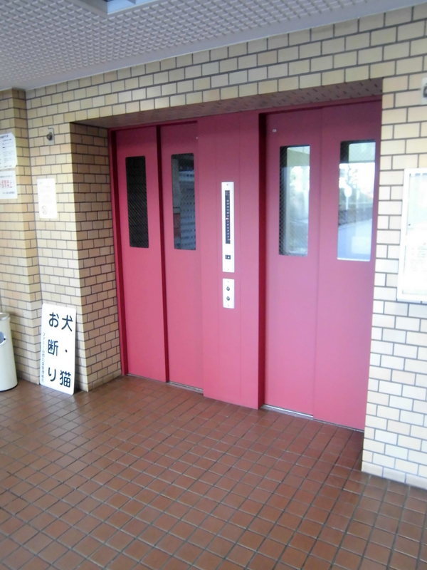ロビー　エレベーター完備！