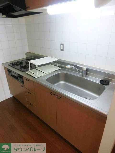 キッチン　3口システムガスキッチン。