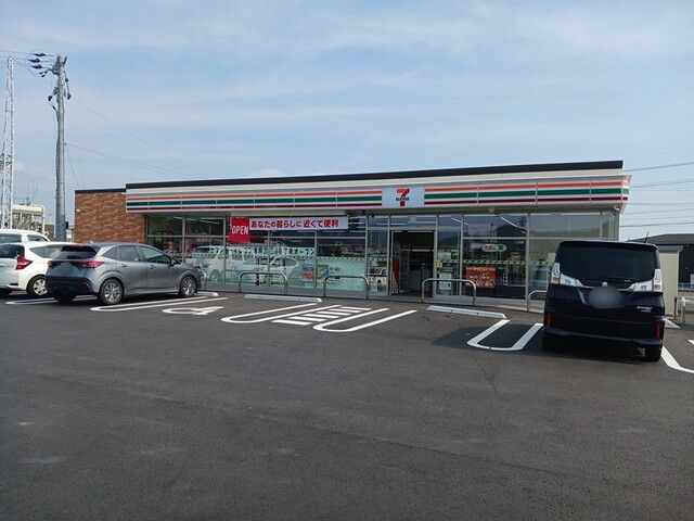 コンビニ　セブンイレブン豊川大崎町店（コンビニ）まで309m