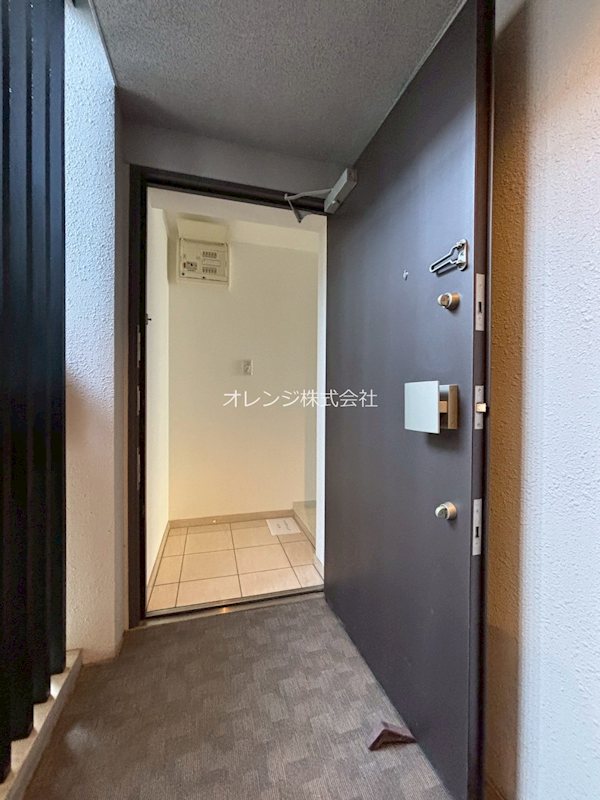 玄関　写真は他室を参照してます。