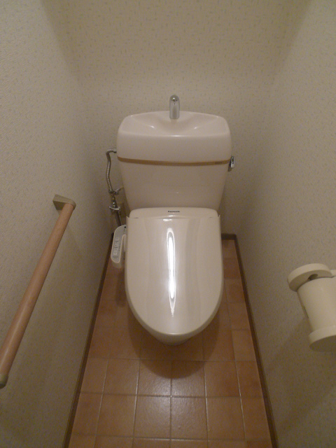 トイレ　写真は角部屋