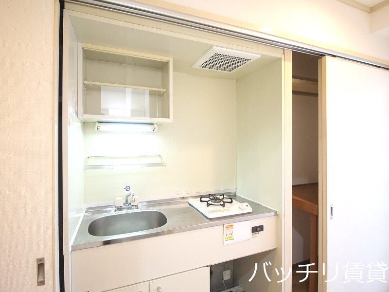 キッチン　画像は別号室イメージの為、現況を優先いたします。