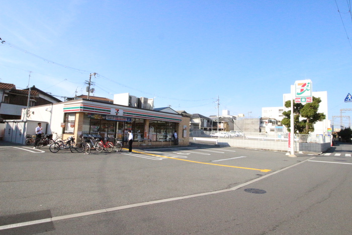 コンビニ　セブンイレブン大阪住吉１丁目店（コンビニ）まで550m