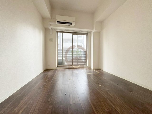 スプランディッド難波元町DUEの居間写真