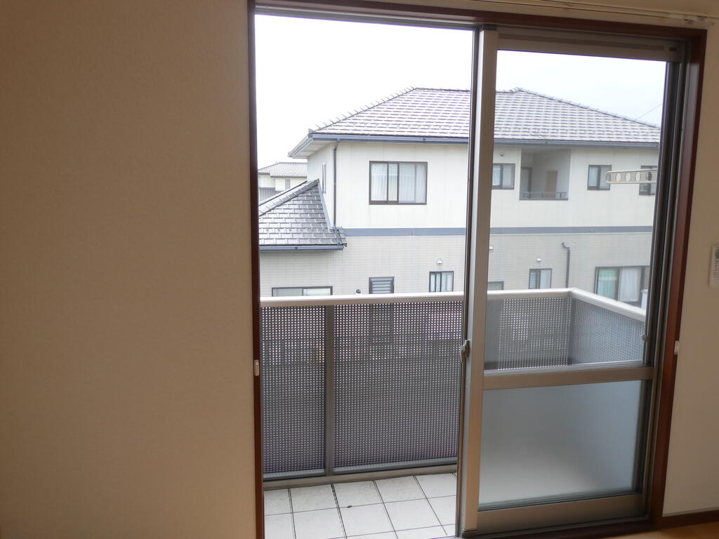 バルコニー　同施工会社・別物件の写真です。