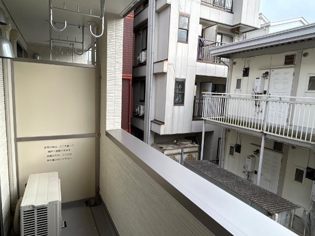 バルコニー　暖かな日差しのふりそそぐバルコニー♪