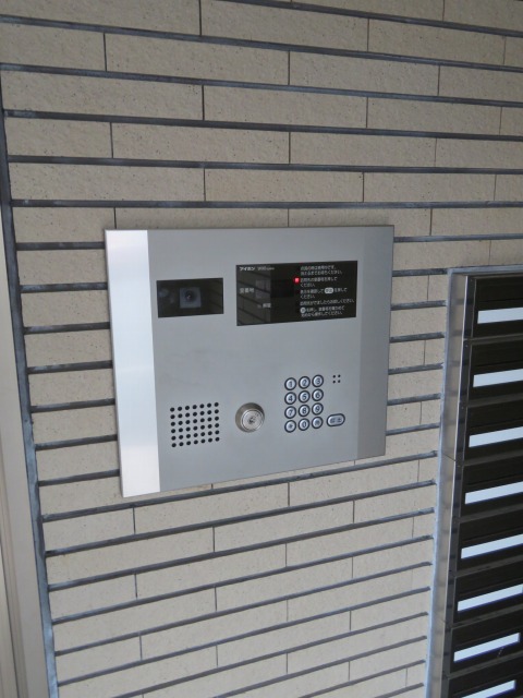 セキュリティ　オートロック付きで防犯面もしっかりしています♪