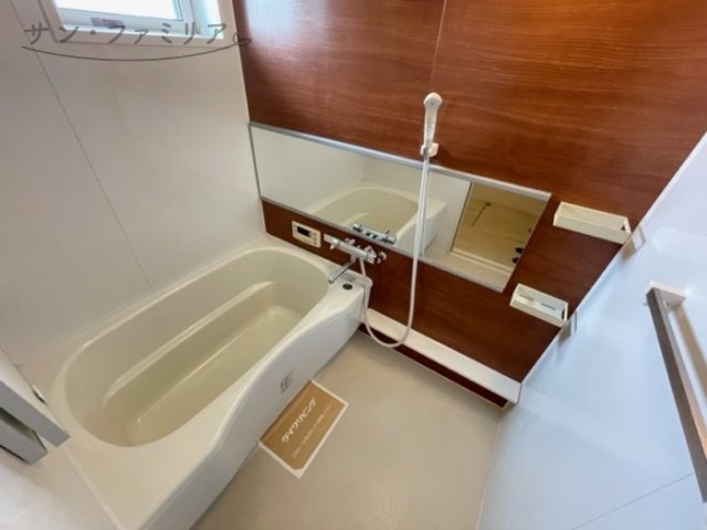 バス・シャワールーム　同一物件別部屋写真