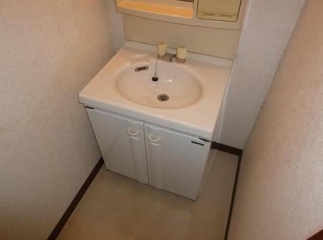 ＪＲ呉線 安芸阿賀駅 徒歩50分 3階建 築34年の内装写真