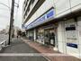 コンビニ　ローソン志茂三丁目店（コンビニ）まで93m