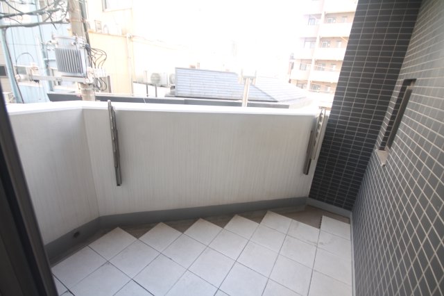バルコニー　※室内写真は同間取り別部屋参考となります。