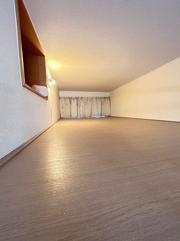その他部屋・スペース　広くて明るい寝室