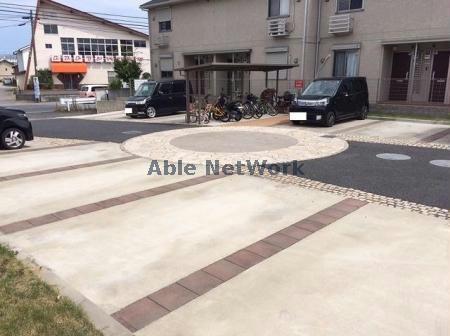 駐車場　駐車場