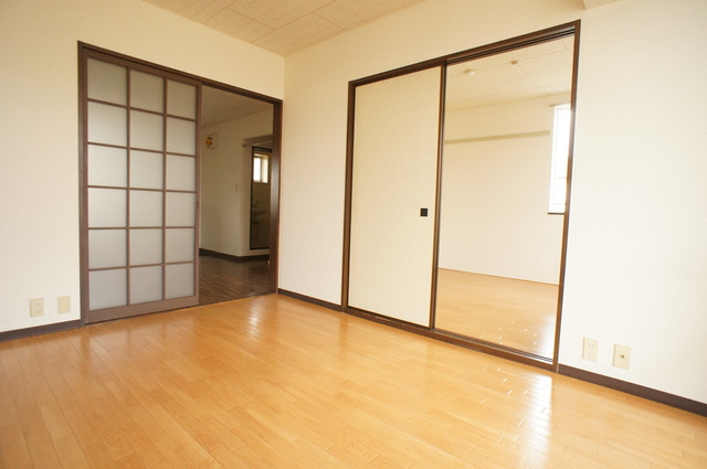 その他部屋・スペース　上品に仕上がった明るい室内空間です！