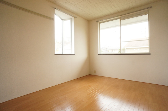 その他　２面採光なので、明るく風通しのよい過ごしやすいお部屋です♪