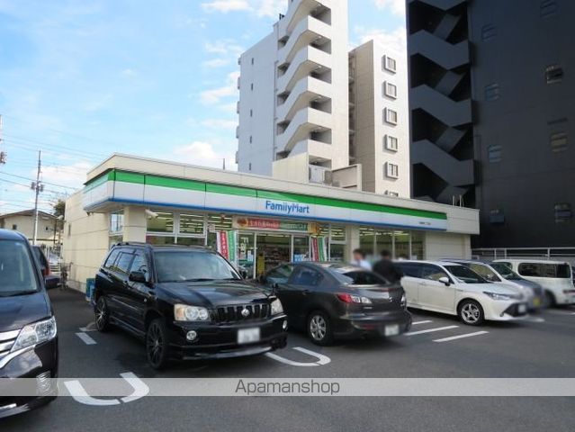 コンビニ　ファミリーマート（コンビニ）まで168m